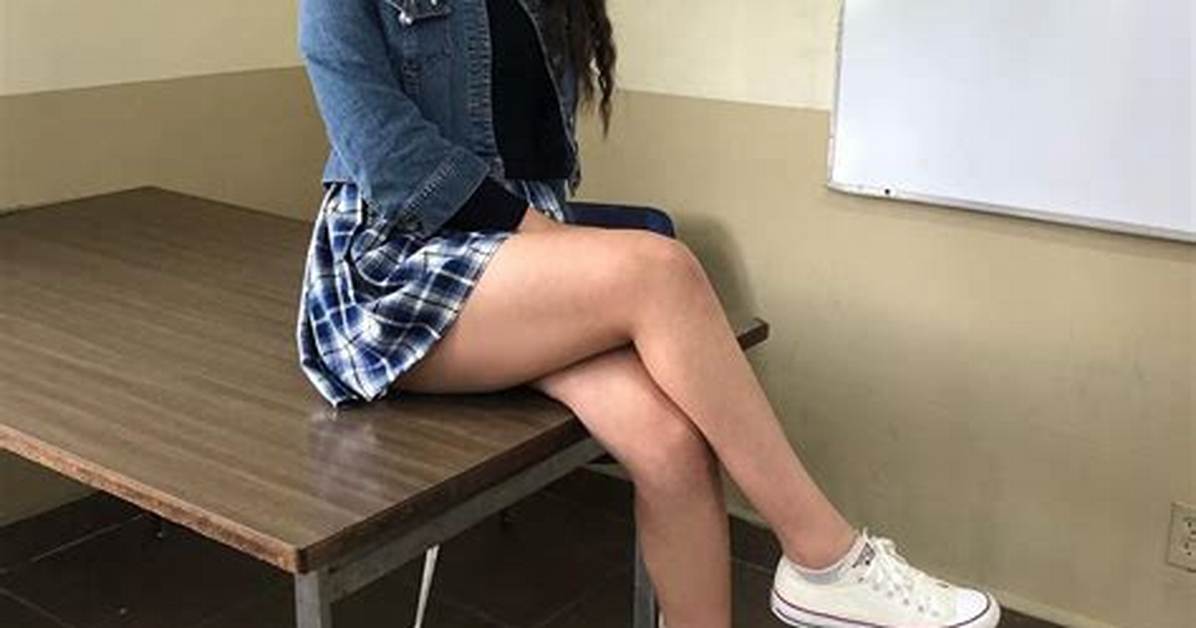 Fact-Check: What Does 'Colegialas De Verdad' Really Mean in Current Online Trends?