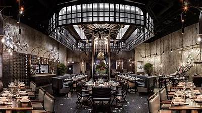 The Venetian Dining Timeline: from Legacy Steakhouses to Michelin Status